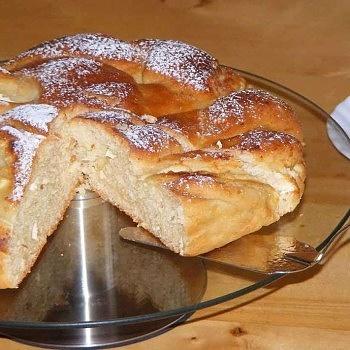 Wieniec drożdżowy z serem