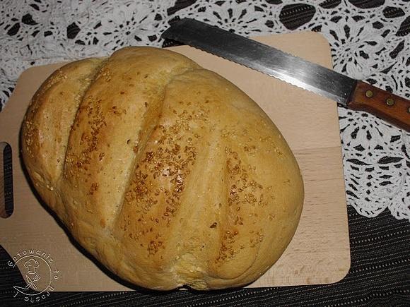 Prosty chlebek drożdżowy z kaszą manną