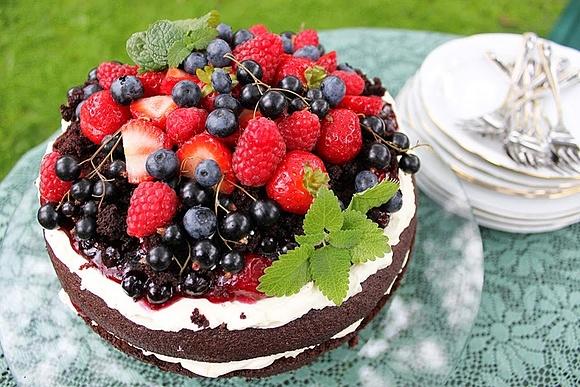Tort czekoladowo-śmietankowy z Owocami