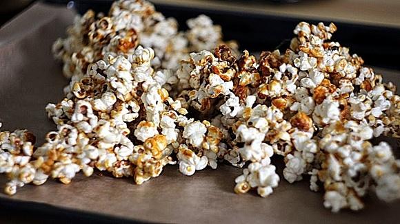 Popcorn karmelowy