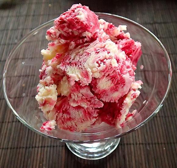 Lody z malinami