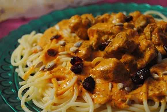 Spaghetti z mięsem i mascarpone o cytrynowym smaku