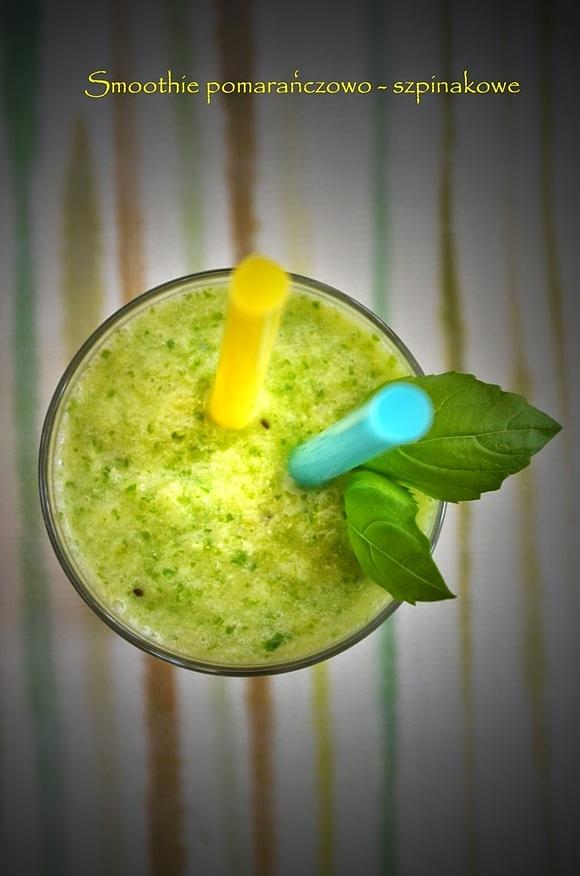 Smoothie pomarańczowo-szpinakowe