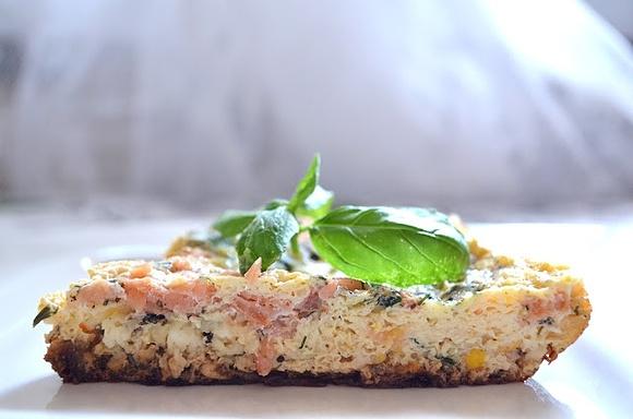 Frittata z wędzonym łososiem