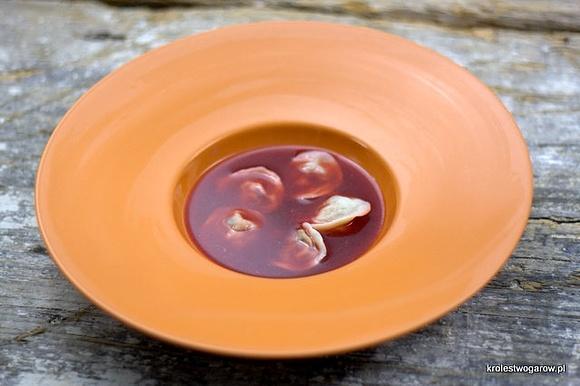 Pierogi z gęsią fasolą i śliwką wędzoną
