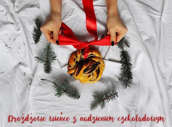 Drożdżowe wieńce z nadzieniem czekoladowym i cynamonowym