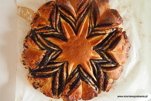 Gwiazda Drożdżowa z Makiem