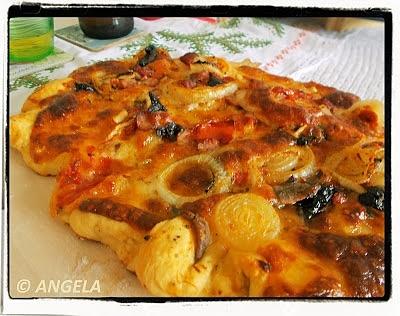 Pizza pieczona na kamieniu - Stone baked pizza