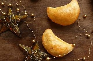 Świąteczne pierogi z wędzoną kiełbasą