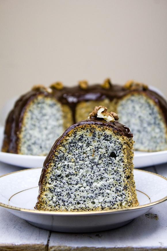 Babka makowa z polewą czekoladową