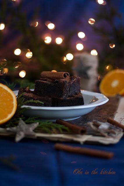 Pomarańczowy makowiec na czekoladowym spodzie