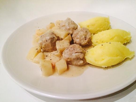 Hygge w kuchni klopsiki w sosie z selera korzeniowego