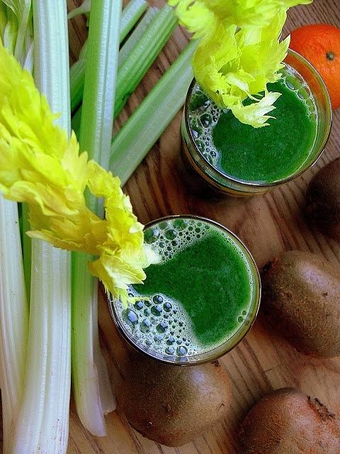 Zielony koktajl ze spiruliną