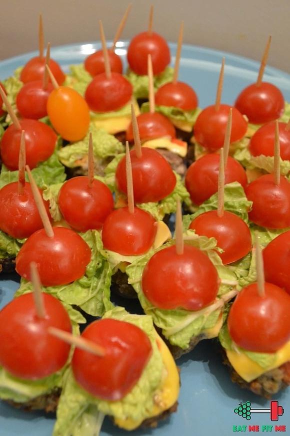 Mini burgery wołowe z pomidorkami koktajlowymi na imprezę