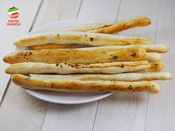 Grissini z czarnuszką i chili