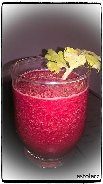 Shake warzywno-owocowy z miodem i chia