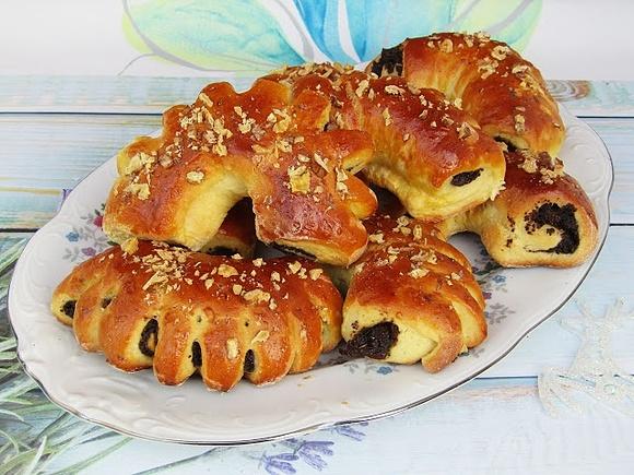 Drożdżowe grzebyki z makiem