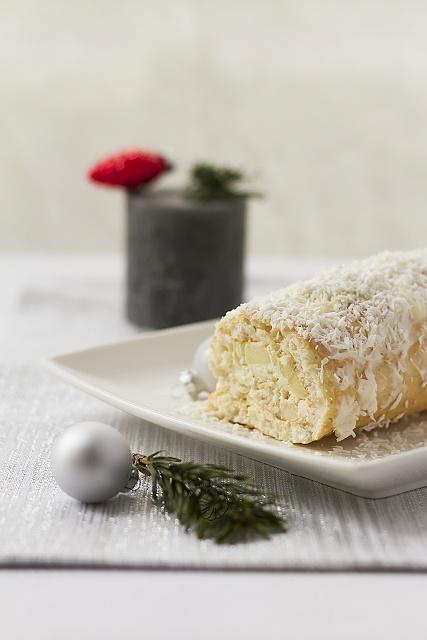 Bûche de Noël biały – tradycyjne ciasto świąteczne