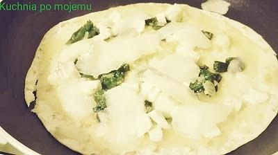 Quesadille z musem gruszkowym, gorgonzolą i szpinakiem