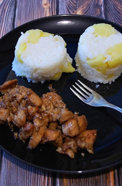 Kurczak teriyaki z ryżem ananasowym