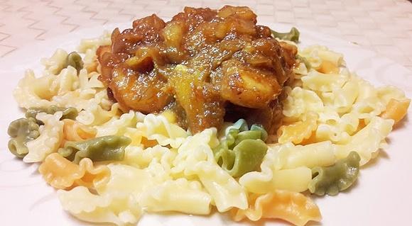 Krewetki z mango i ananasem
