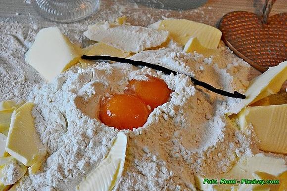 Makowiec na kruchym spodzie