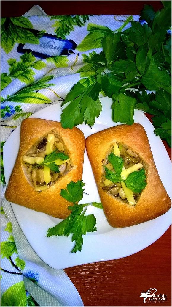 Zapiekane ciabatty z pieczarkami w sosie kebab-gyros