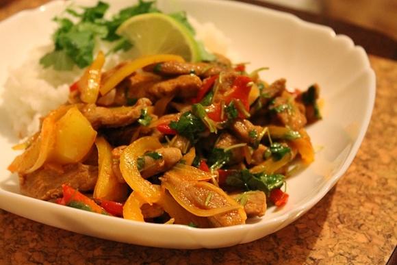 Fajita wieprzowa z papryką i kolendrą
