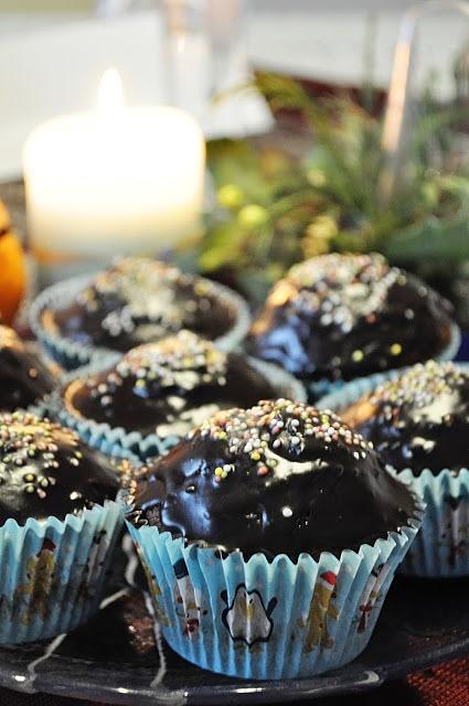 Piernikowe muffinki z powidłami śliwkowymi w czekoladzie