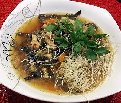 Zupa azjatycka rozgrzewająca i aromatyczna