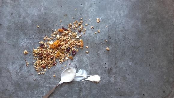 Dyniowa granola z orzechami i suszonymi owocami
