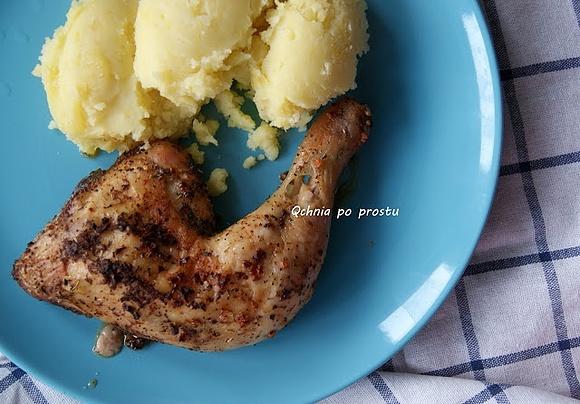Pieczone udka kurczaka z ziemniakami