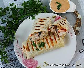 Tortilla z grillowanym tuńczykiem