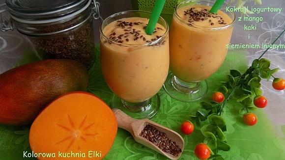 Koktajl jogurtowy z mango, kaki i siemieniem lnianym