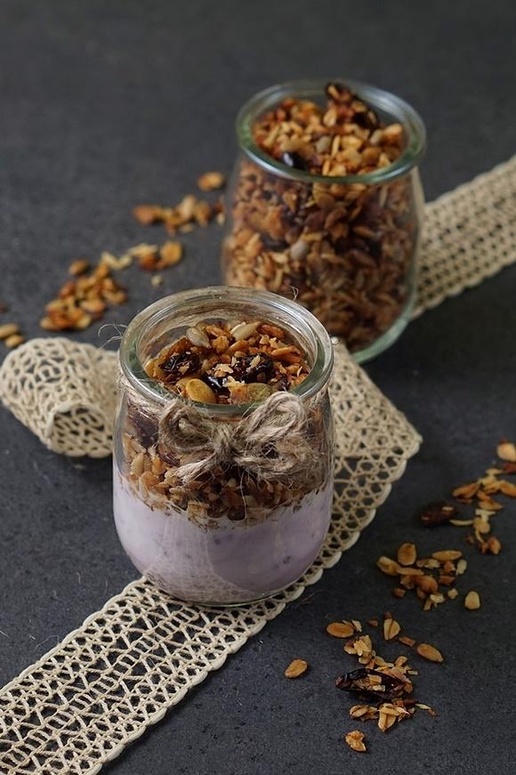 Granola kokosowa z żurawiną