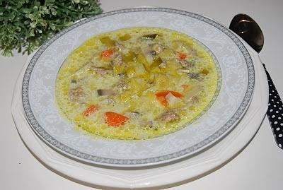 Zupa porowa z mięsem mielonym