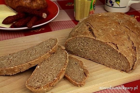 Żytni chleb na świeżych drożdżach