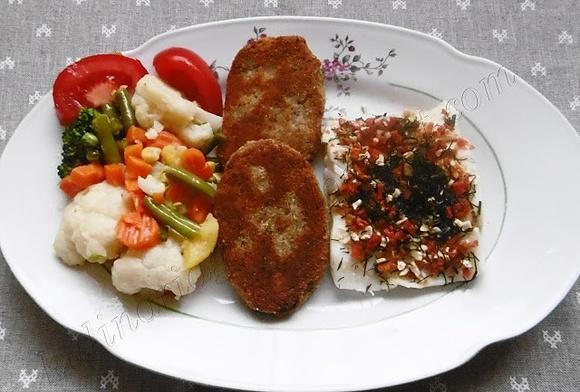 Duszona ryba z warzywami i oliwą