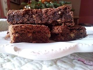 Brownie pomarańczowe z orzechami