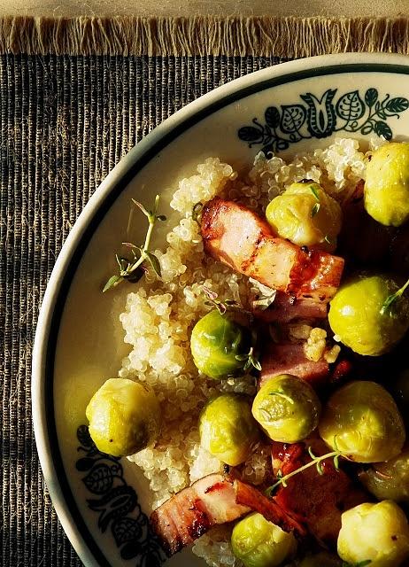 Quinoa z brukselką i boczkiem