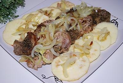 Polędwiczki ziołowe z jabłkiem