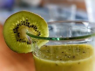 Zdrowy koktajl z kiwi