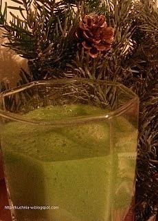 Smoothie z pomarańczą, mango, melonem i szpinakiem
