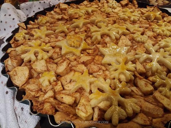 Tarta z jabłkami i cynamonem