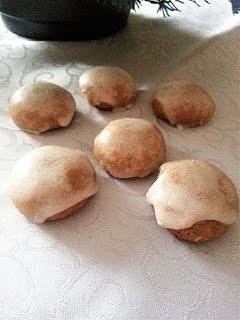 Pfeffernüsse Niemieckie pierniczki korzenne z orzechami