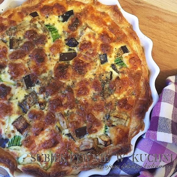 Quiche z bakłażanem cukinią i serem kozim