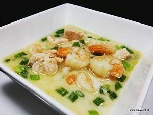 Tajska zupa lchf z krewetkami i łososiem