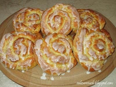Sznki z glancem - delikatne bułeczki na śniadanie i kolację