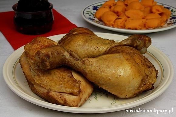 Kurczak confit - przepis na soczyste mięso w tłuszczu