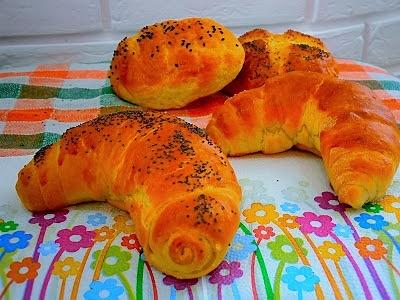 Rogale śniadaniowe delikatne mleczne na leniwe śniadanie
